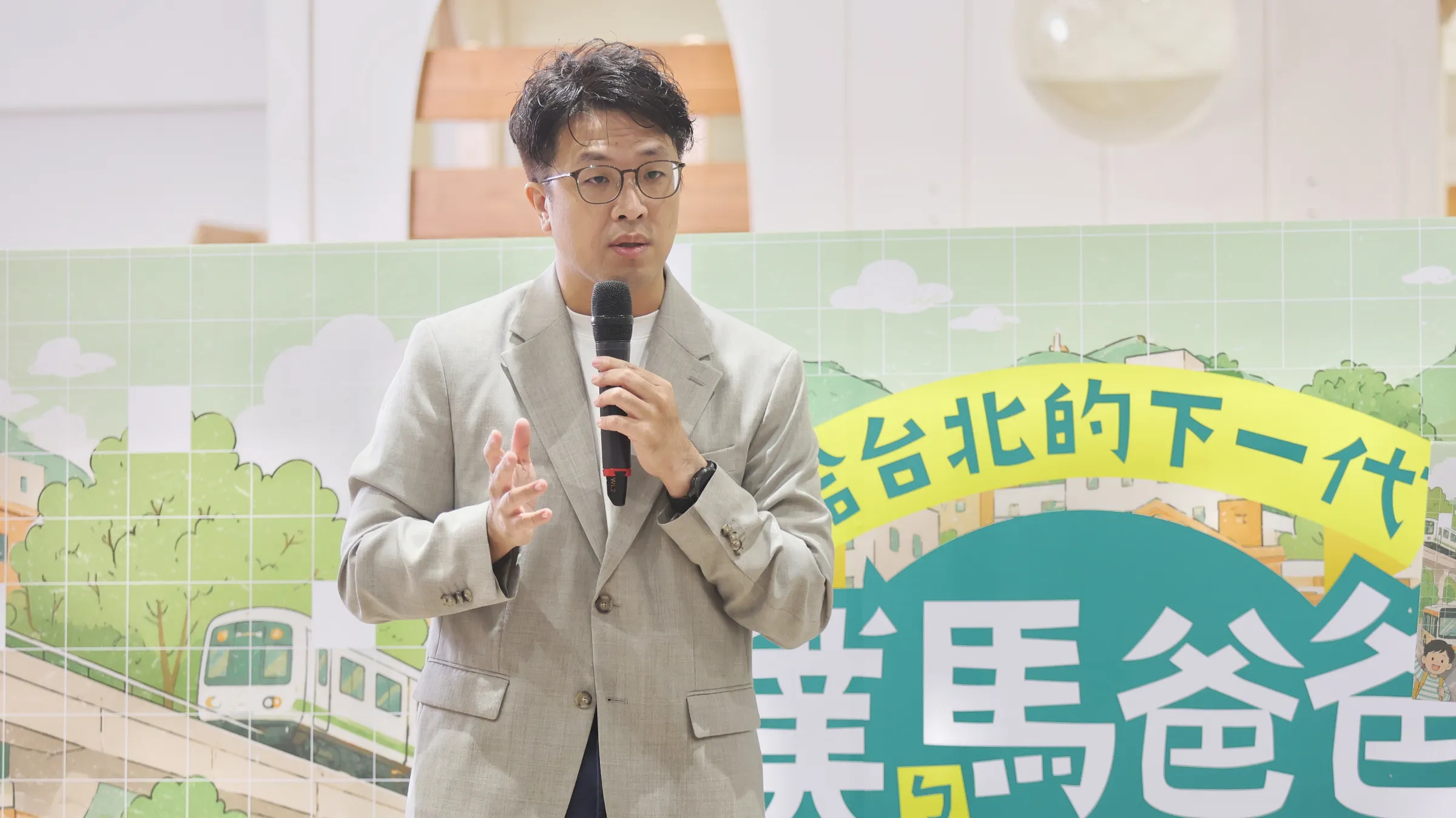 20260530-民進黨台北市長參選人沈伯洋30日出席親子活動撲馬叔叔說故事。（柯承惠攝）