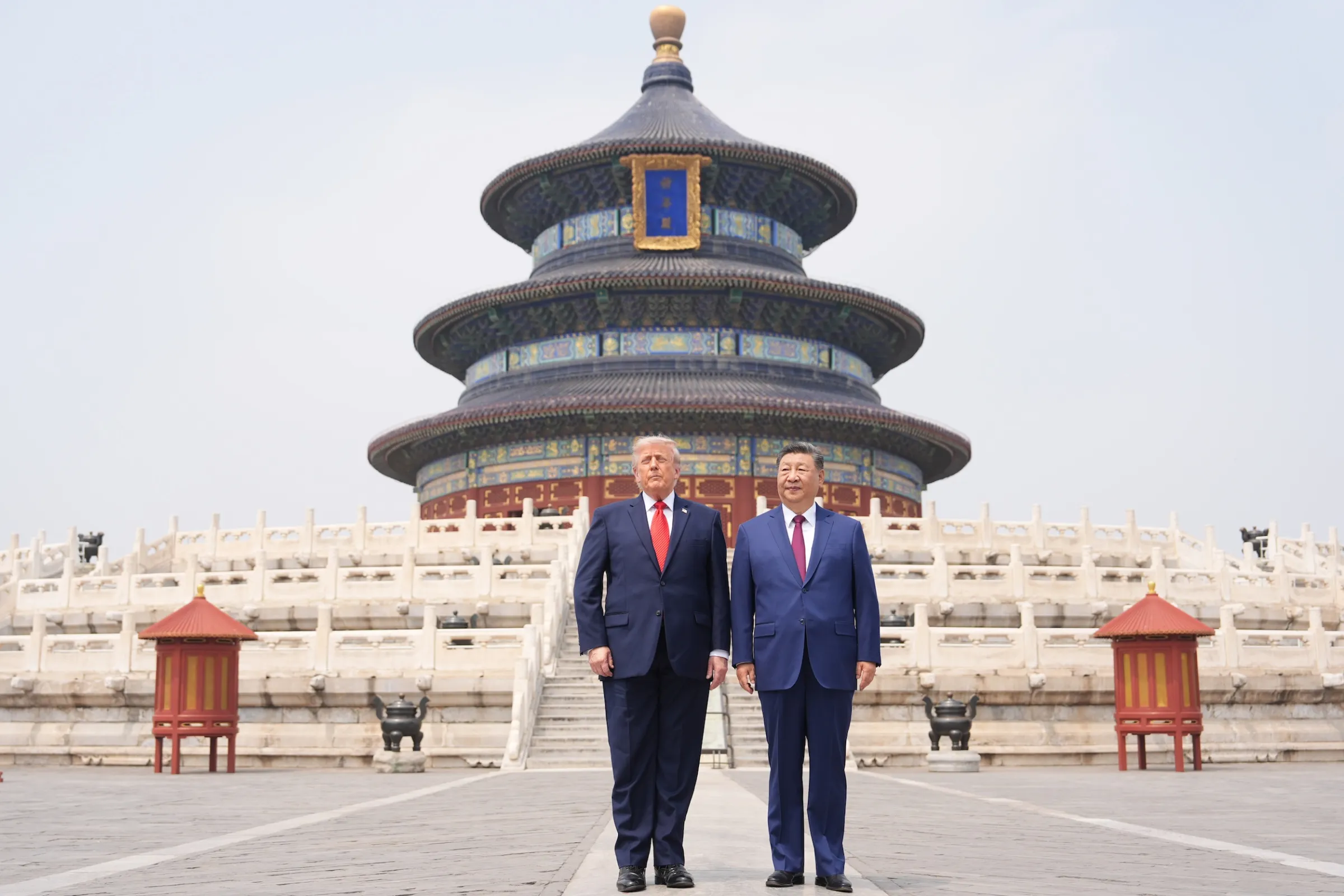2026年5月14日，美國總統川普與中國國家主席習近平在北京天壇合影。（美聯社）