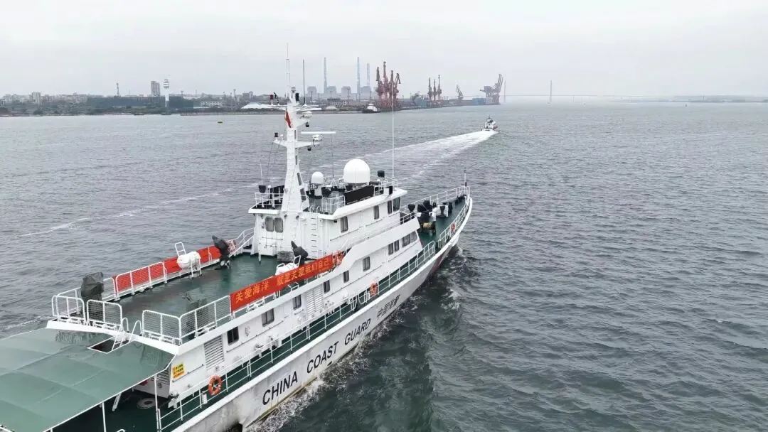 中國大陸海警船首度赴台灣東部海域執法巡查，有如把台灣周邊海域內海化。（翻攝自中國海警微信公眾號）