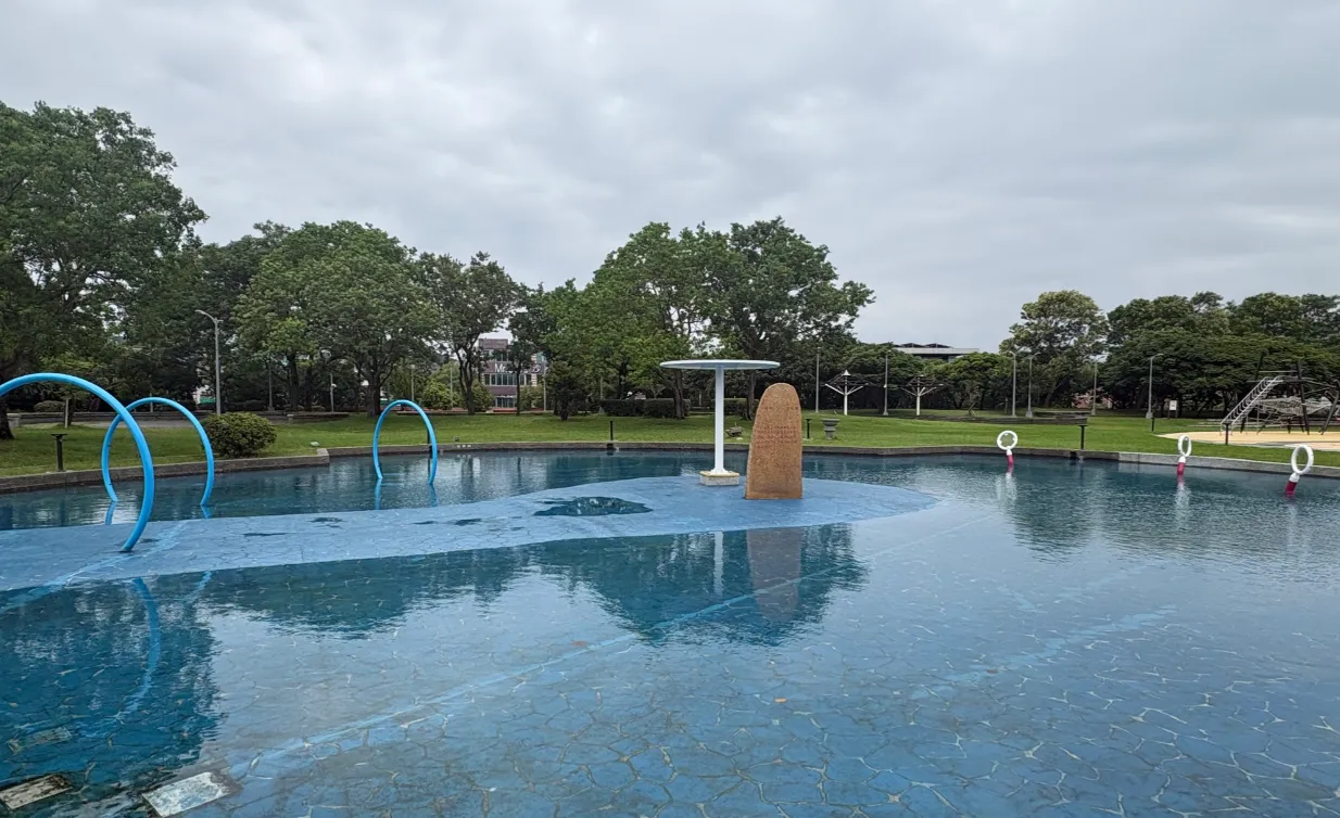 台北市工務局衛生下水道工程處表示，位於內湖區舊宗路二段2號的內湖運動公園戲水區已完成升級。（圖／取自衛工處）