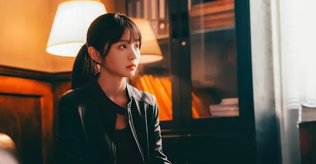 田曦薇《低智商犯罪》女警形象反差感十足。（圖／取自微博）