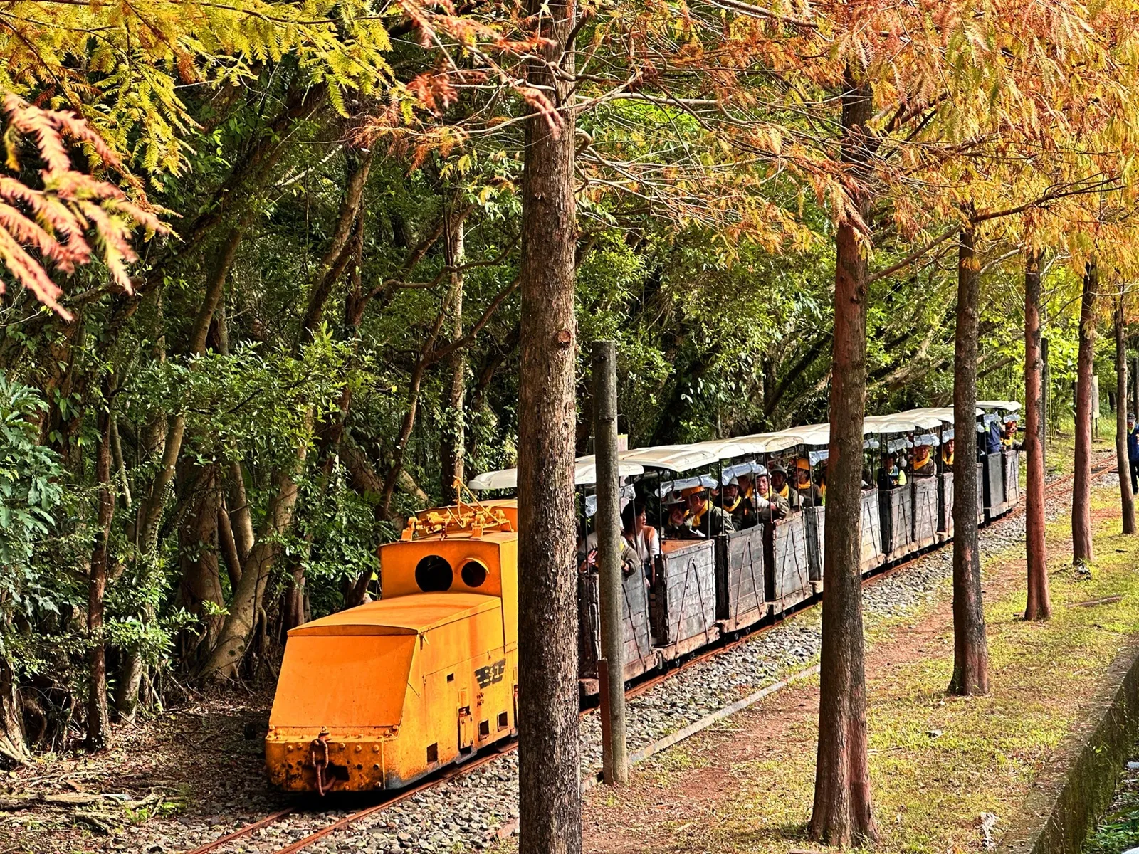 第9屆新北文化獎得獎者新平溪煤礦博物園區，其獨眼小火車是臺灣第一部電氣化運煤火車，極具文化保存與歷史教育意義。（圖/新北市政府文化局）