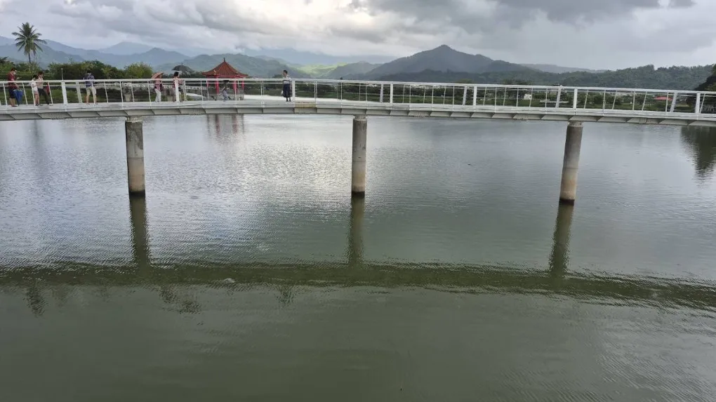 美濃湖具備4座放流水閘門，可透過彈性調控方式有效發揮蓄洪功能。（圖/高市水利局提供）
