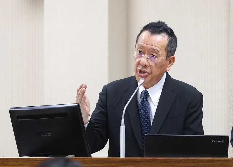 顧立雄列席立院外交及國防委員會 國防部長顧立雄（圖）8日列席立法院外交及國防委員會，報告「國軍老舊主要裝備汰除期程與戰力銜接配套規劃」，並備質詢。中央社記者謝佳璋攝115年6月8日