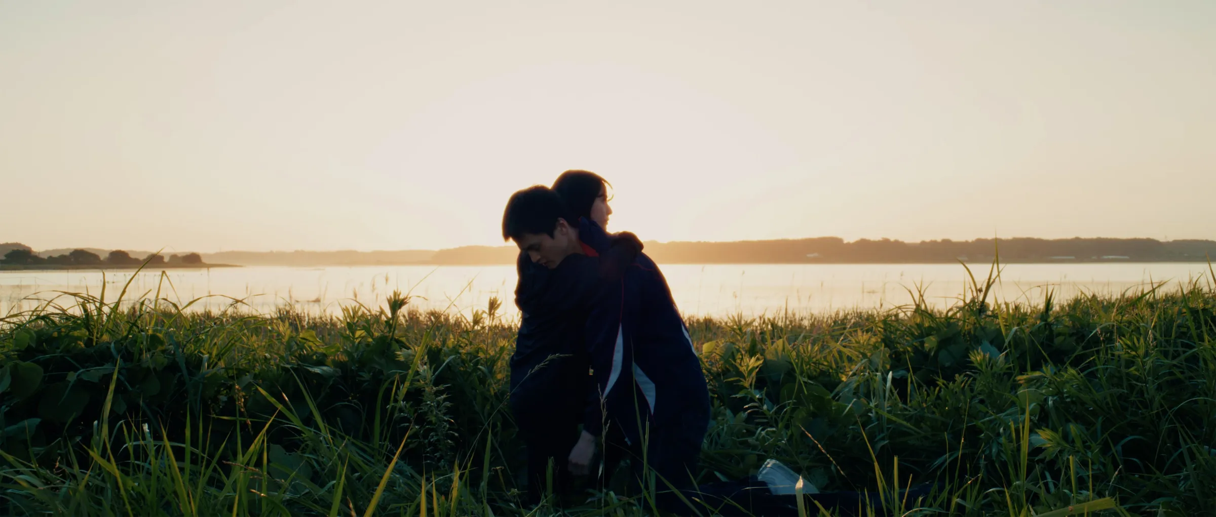 台湾での活動経験を有する俳優の塗茂るなが、主演短編映画『shady』とともに「SSFF & ASIA 2026」に登場し、風伝媒（The Storm Media）の独占インタビューにて日台の撮影現場における経験を明かすとともに、今後は確固たる実力を身につけ、日台合作作品に招聘される俳優を目指すとの抱負を語った。ショートショート実行委員会