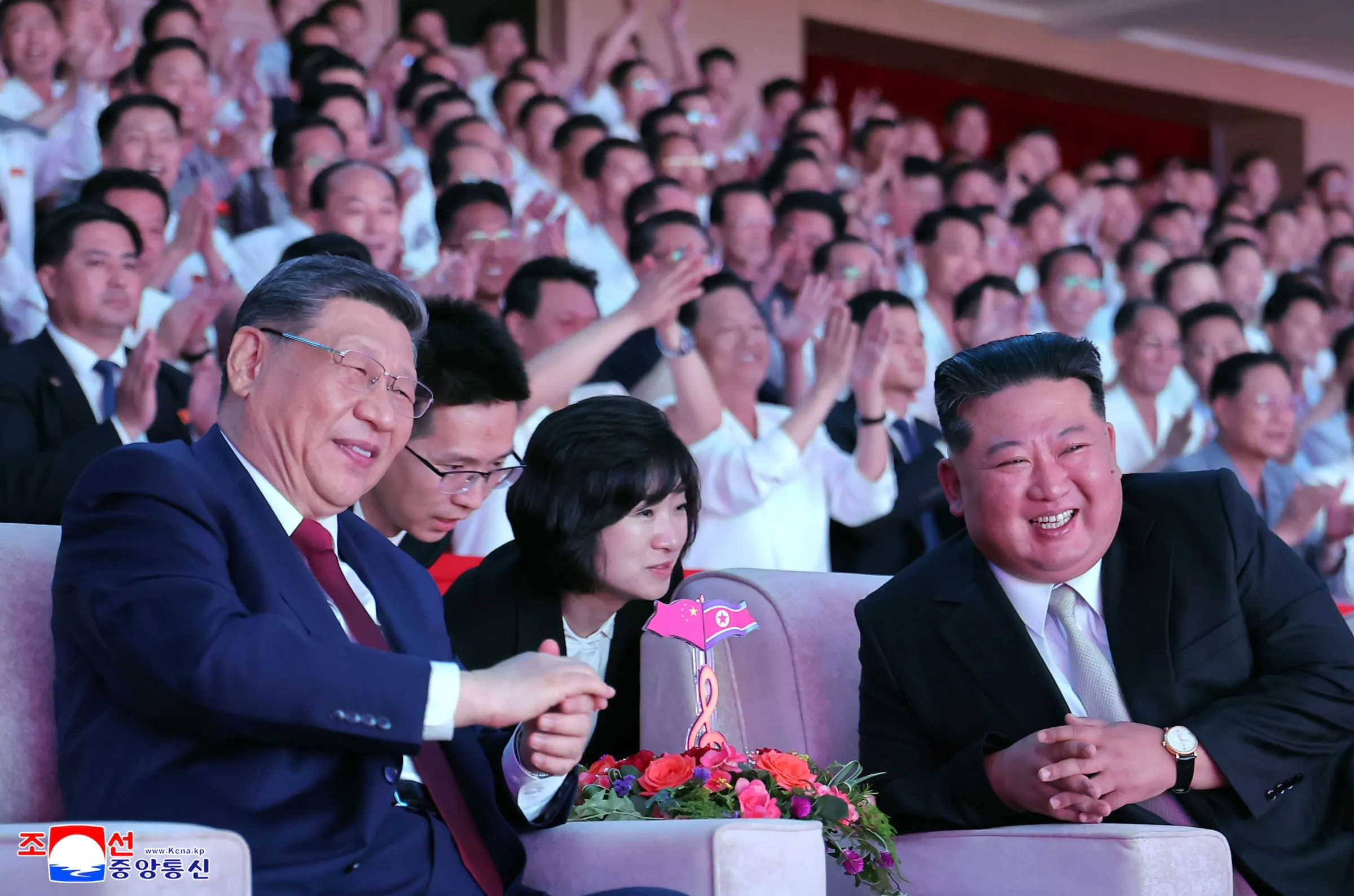 2026年6月8日，中國國家主席習近平和北韓領導人金正恩在平壤會晤。（美聯社）