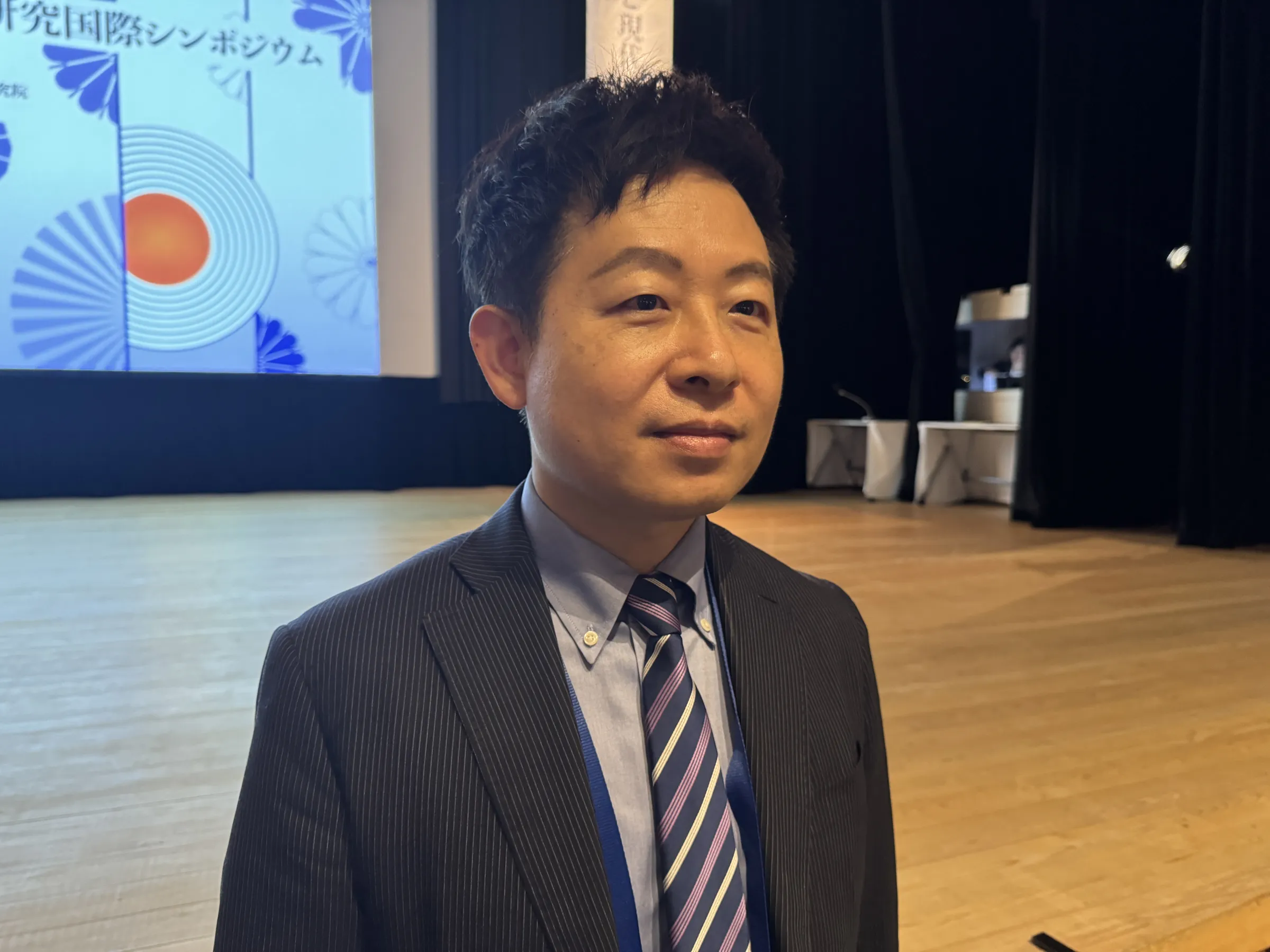 第1回安倍晋三国際フォーラムが東京で開催され、政治大学安倍晋三研究センターの李世暉所長はメディア取材に対し、客観的研究を通じた台日関係の重要性発信と次世代育成への意気込みを語った。黃信維