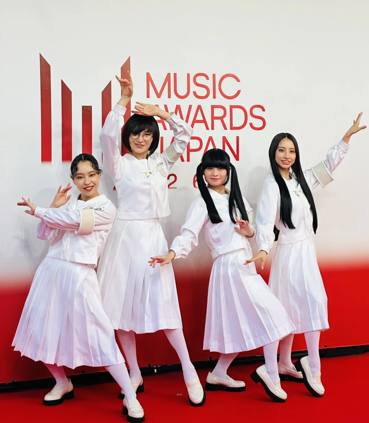 日本最大規模の国際音楽賞「MUSIC AWARDS JAPAN 2026」が全78部門の受賞者を発表し、サカナクションとMrs. GREEN APPLEが大賞を獲得、授賞式の模様は世界へ配信された。黃信維
