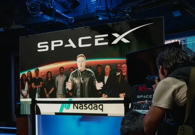 SpaceX上市時，馬斯克當時身在得克薩斯州，但他通過遠程方式發表了講話。（圖片來源：華爾街日報）