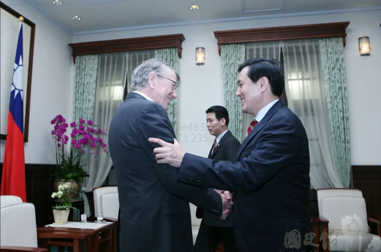 歷史總是風水輪流轉，反倒是「中國幫」代表人物費正清的學生陶函轉而成為了蔣中正與台灣的支持者。（國史館）