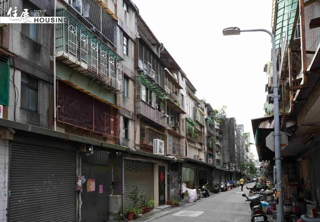 桃園市政府推出「舊公寓微型修繕補助計畫」，鎖定屋齡30年以上、未成立管理組織的4至6層老舊公寓，每棟最高可獲得10萬元補助。（圖／住展雜誌）