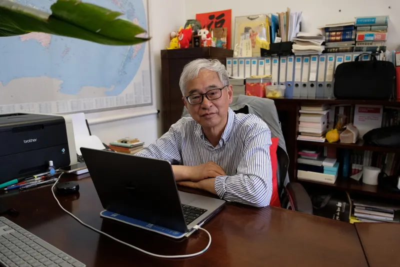 唐獎漢學獎得主葛兆光工作照 唐獎漢學獎得主葛兆光平時於研究室工作畫面。攝於115年5月27日。中央社記者廖文綺上海攝115年6月17日