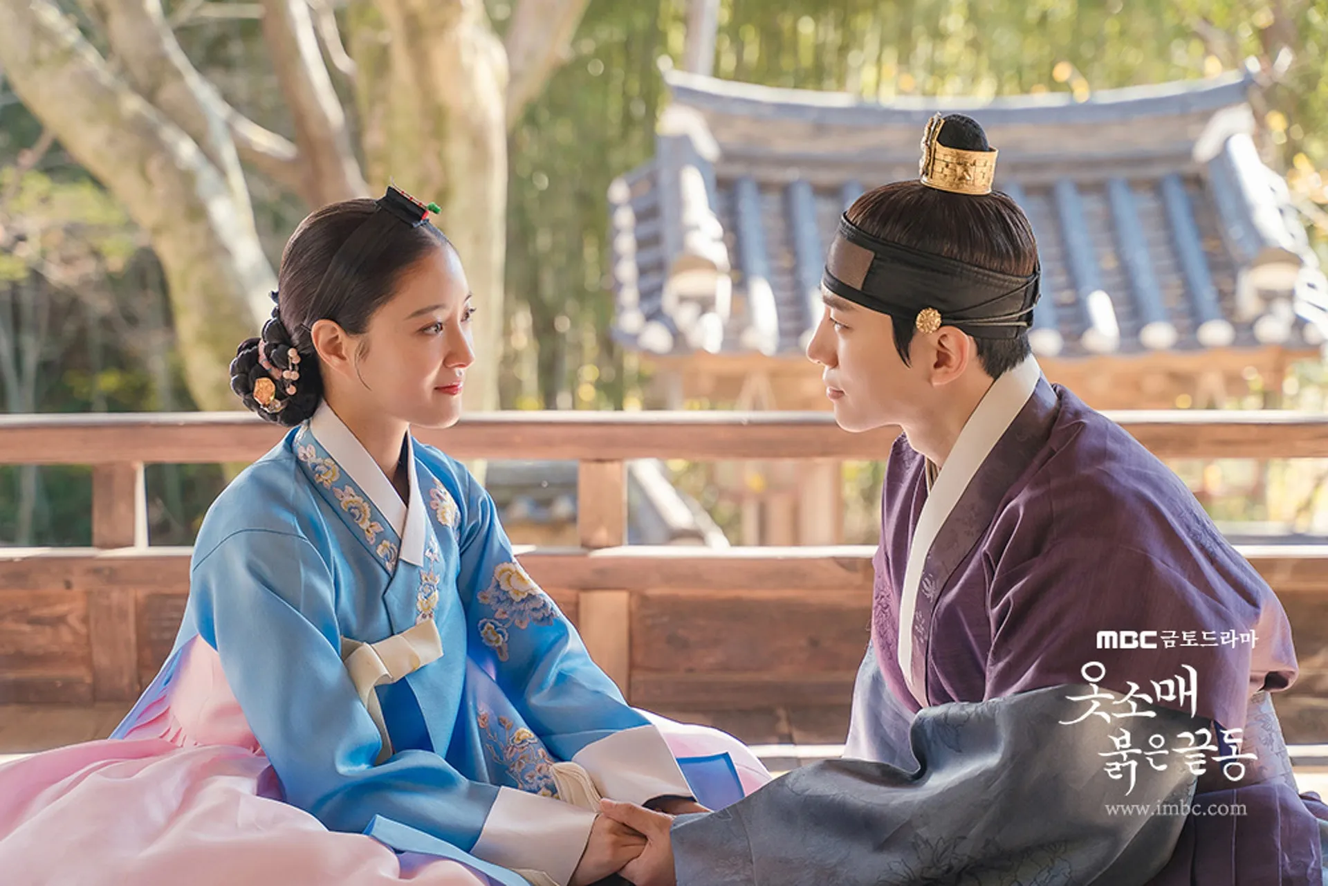 近兩年必看黑馬韓劇推薦10、李俊昊、李世榮《衣袖紅鑲邊》（圖／取自imdb）
