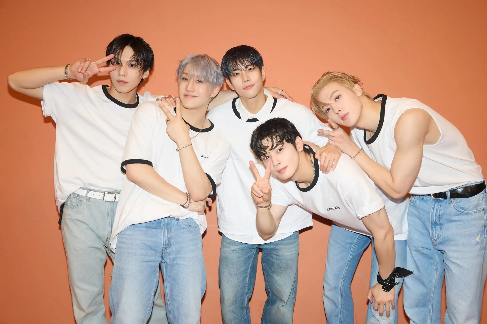 2026最新K-POP男團人氣榜第8名：ASTRO（圖／取自FB@ASTRO）