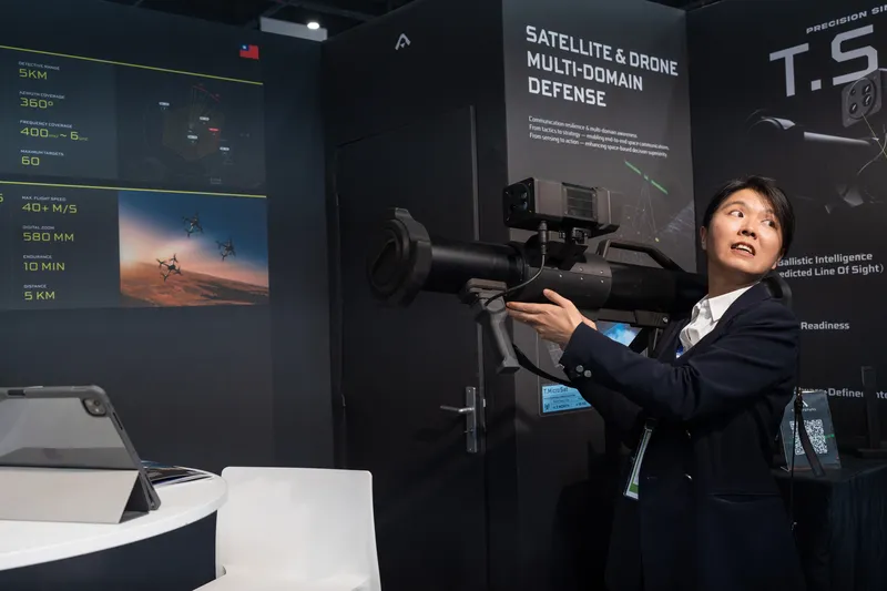 Chuang Wei-Lai Technology displays AI systems at a European defence exhibition