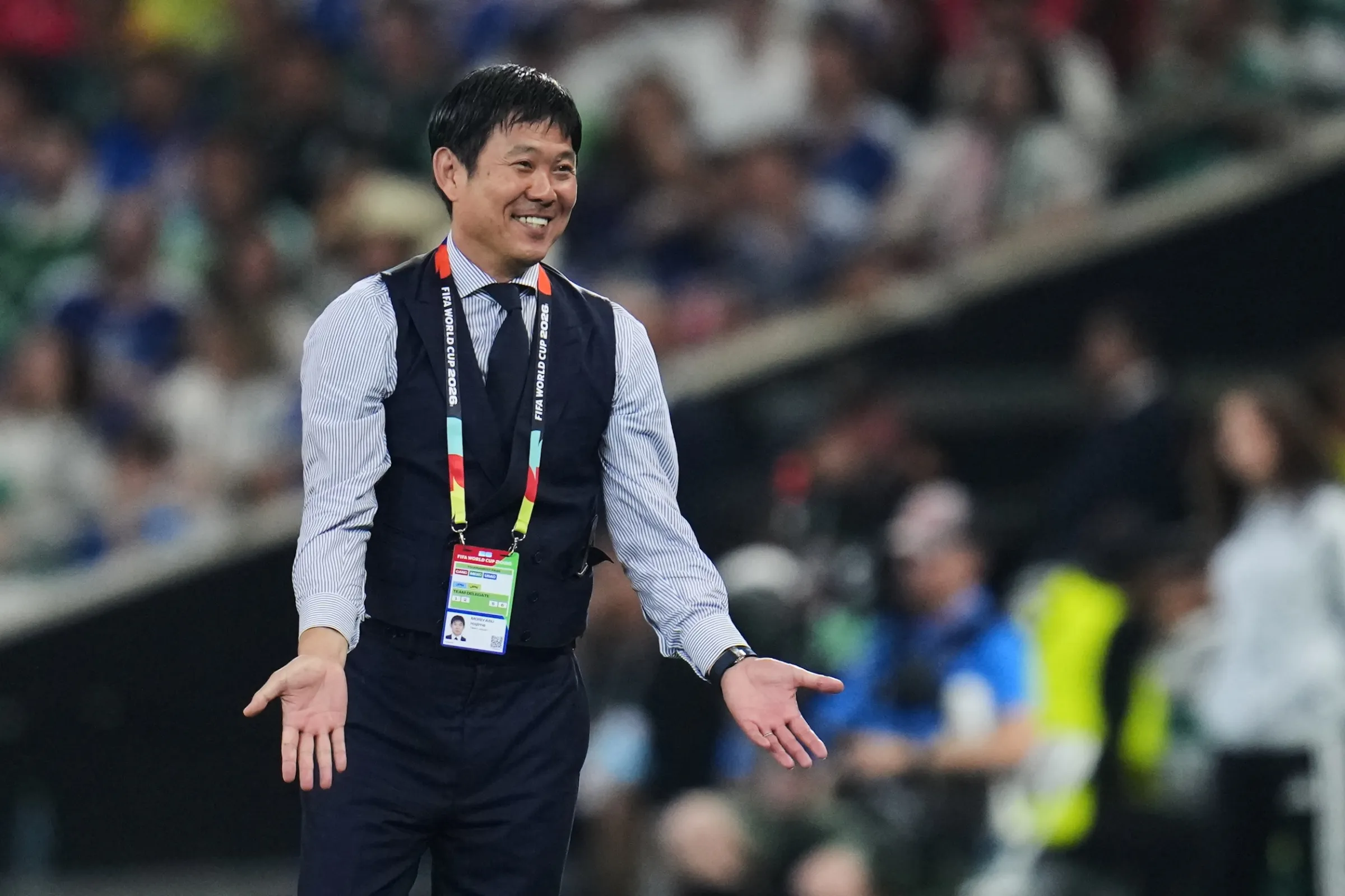 日本總教頭森保一在場邊指揮子弟兵作戰，對突尼西亞取得4比0的佳績。（美聯社）