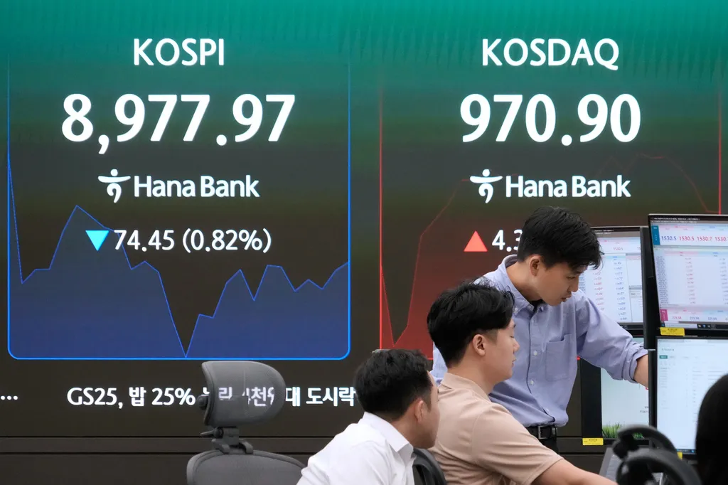 南韓綜合指數KOSPI重挫近10%。（美聯社）
