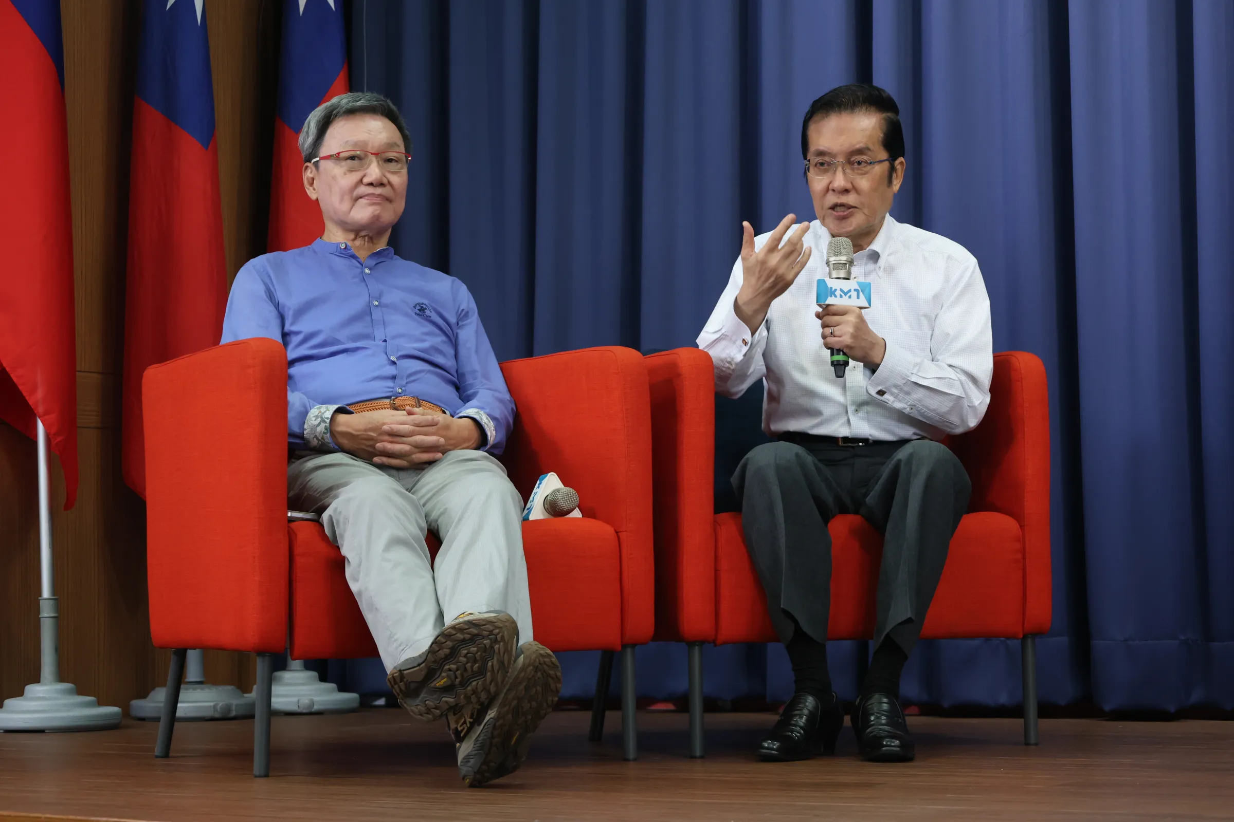 20260623-前國安會秘書長蘇起（左）、國民黨副主席張榮恭（右）出席國民黨主席鄭麗文訪陸、訪美紀錄片《造局者》首映會。（國民黨提供）