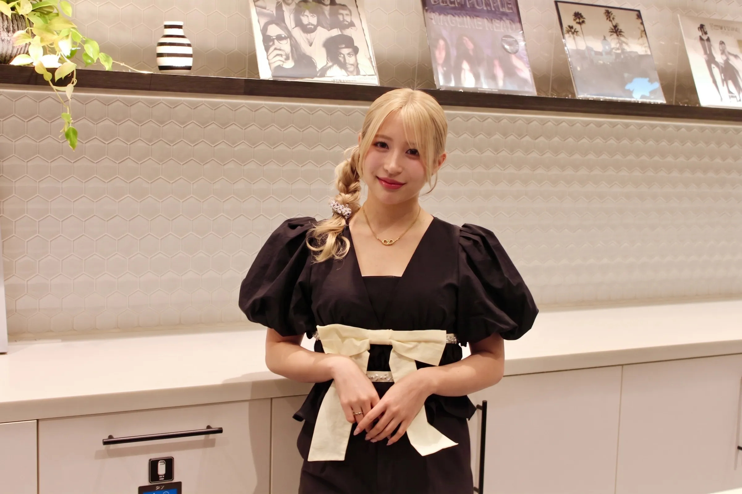 次世代シンガーソングライターの茉ひるが風傳媒の独占インタビューに応じ、新EP Cinemaの制作秘話や2027年3月にZepp New Taipeiで開催する初の2DAYS単独公演への熱い意気込みを語った。黃信維