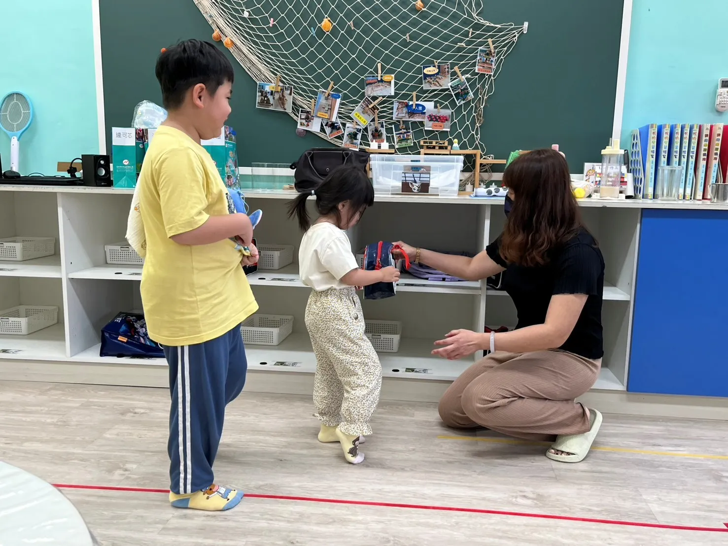 臺中市政府教育局全面開辦公幼延長照顧服務，讓學齡前幼兒在健康、安全的環境中成長，成為家長最有力的後盾。(圖片提供/臺中市政府教育局)