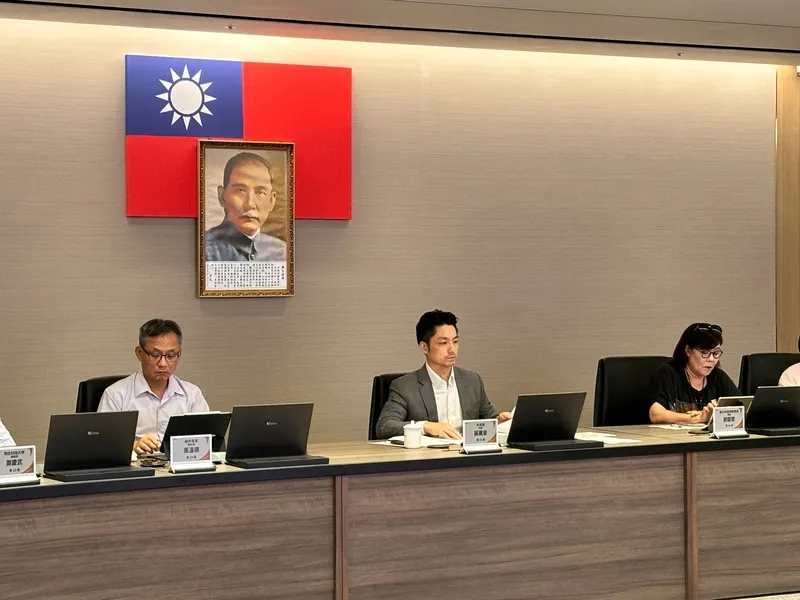 蔣萬安主持北市府公安會報 台北市長蔣萬安（中）24日主持台北市維護公共安全督導會報，聽取文化局報告密室逃脫產業稽查改善情形及後續稽查機制。中央社記者陳昱婷攝115年6月24日