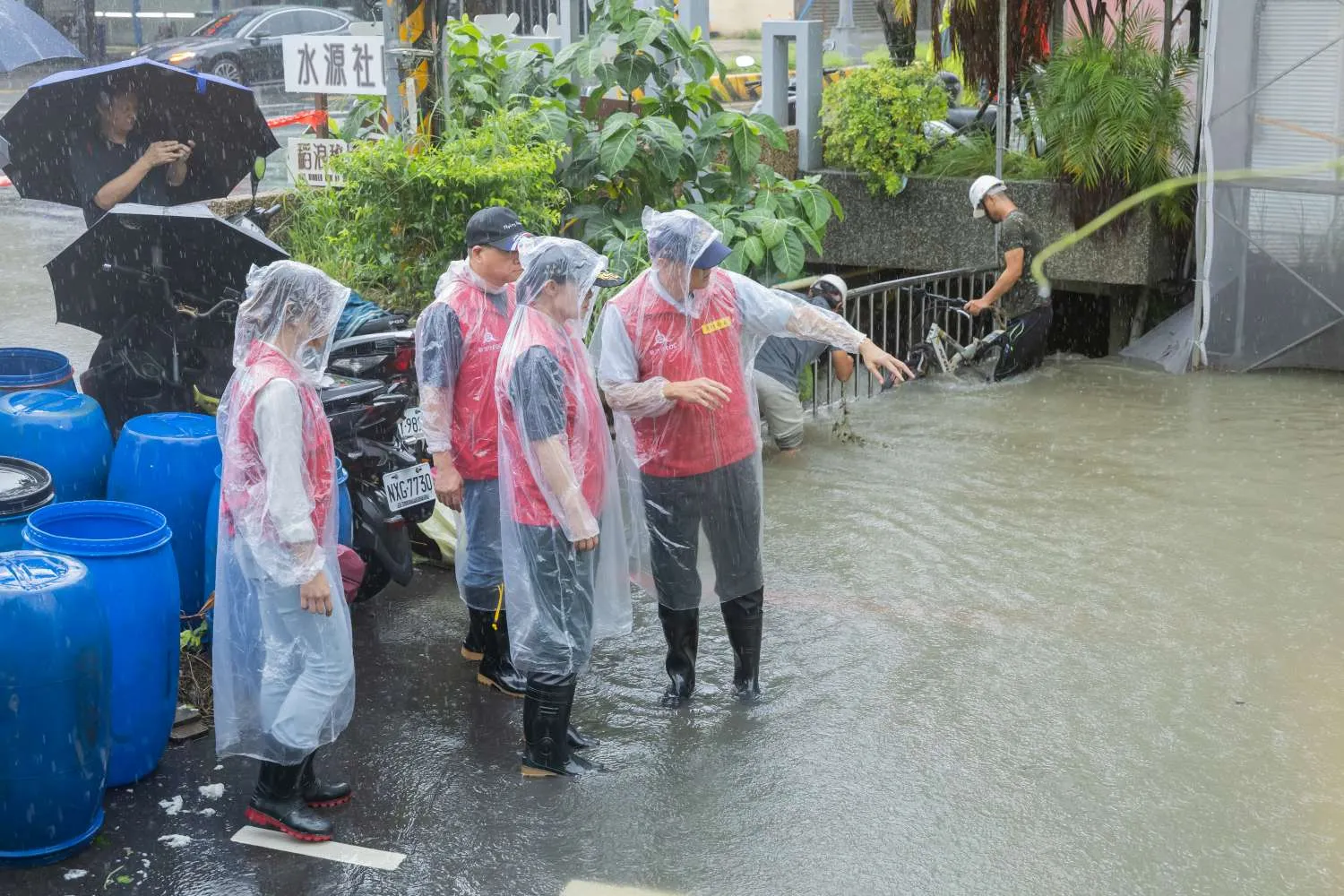 竹市26日清晨面臨短時急降雨，造成市區多處積淹水。（圖／新竹市政府提供）