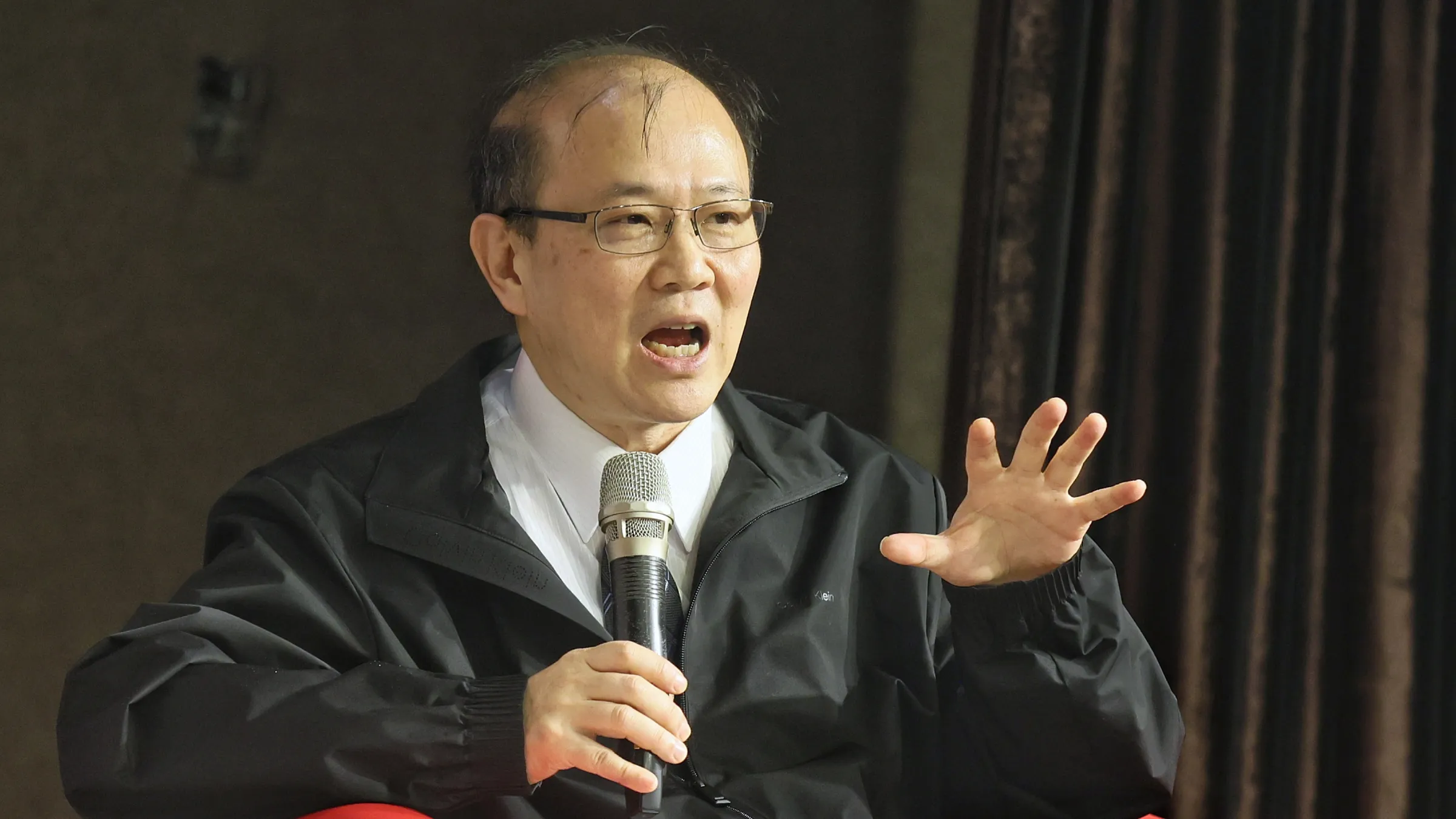 20260627-臺大政治系教授張登及27日出席長風文教基金會「文革60週年專題講座：文革與中國當代政治領導人」。（柯承惠攝）