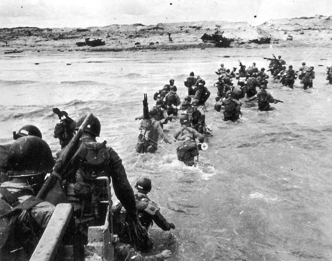 1944年6月，美軍地面部隊在法國諾曼第海灘登陸。（美國陸軍官網）