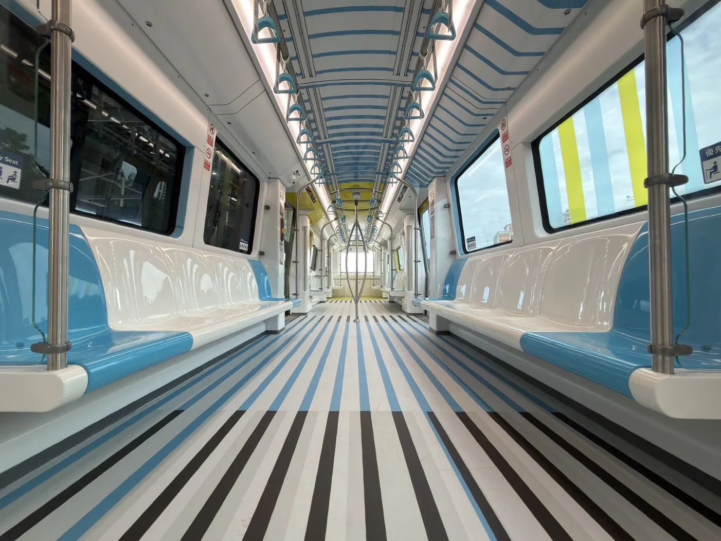 圖説：三鶯線主題列車結合美術館意象（ 圖/新北捷運工程局 提供）