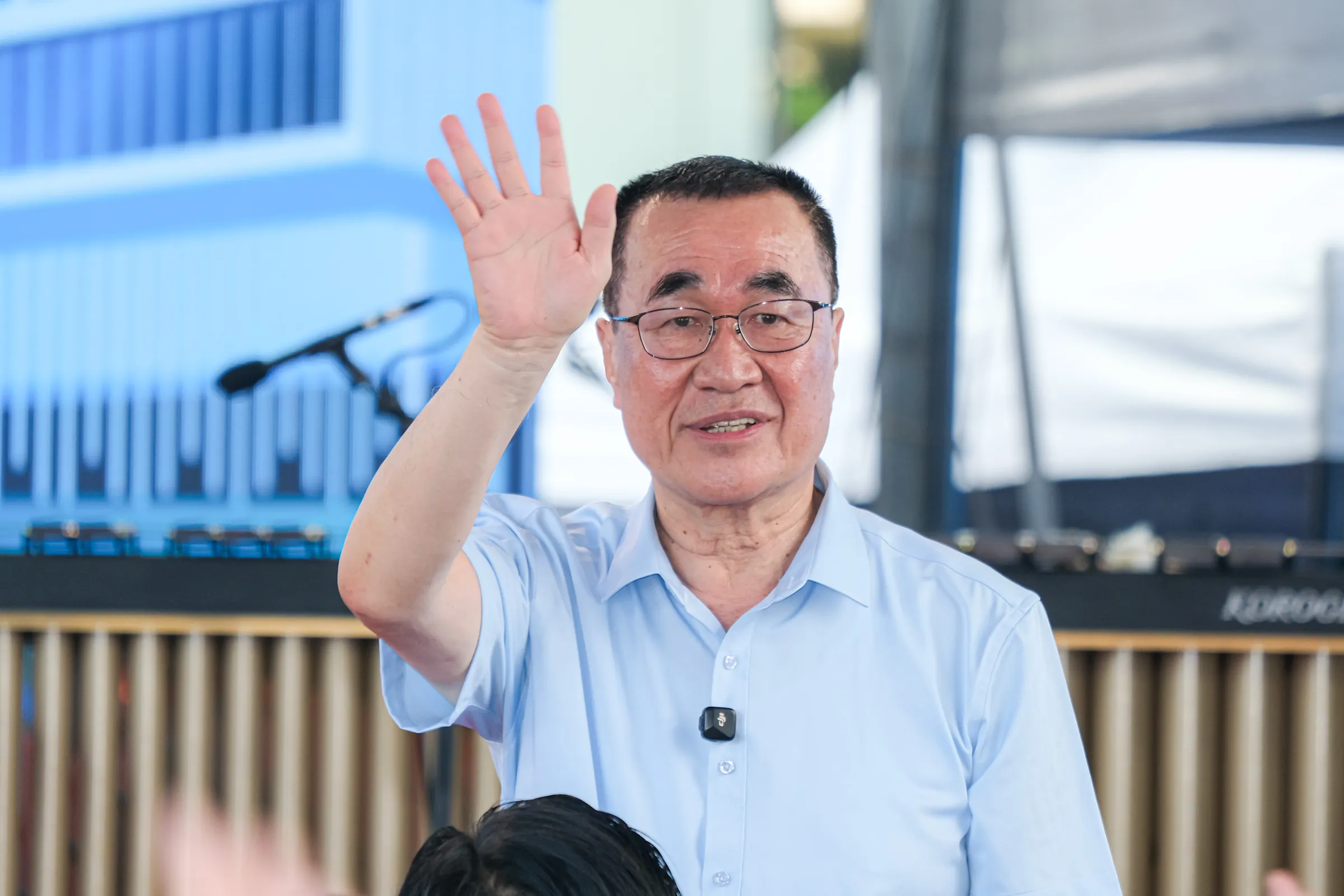 李四川氏が三鶯線の開通式典に出席した様子