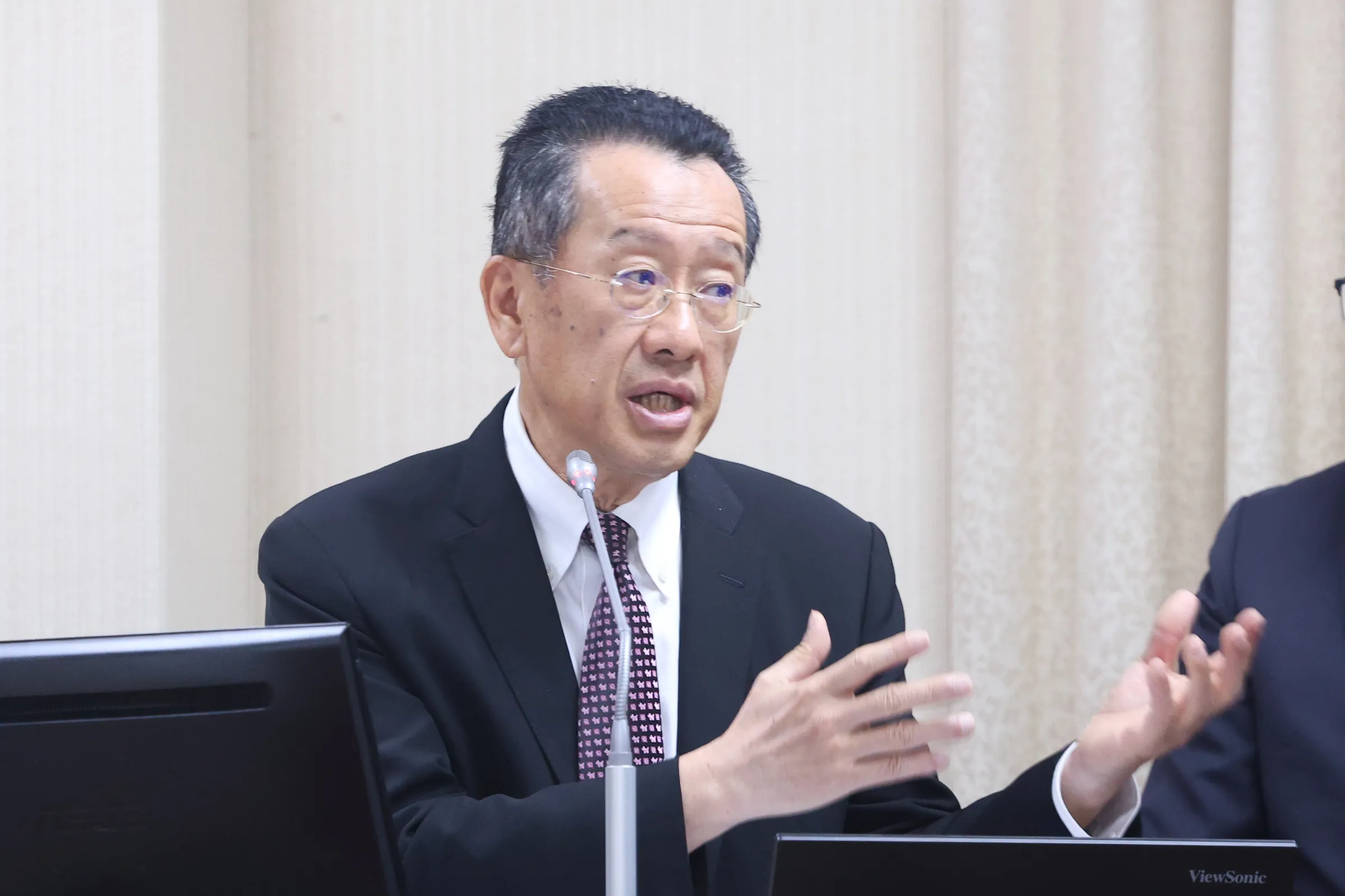 20260701-國防部長顧立雄1日於外交國防委員會備詢。（顏麟宇攝）