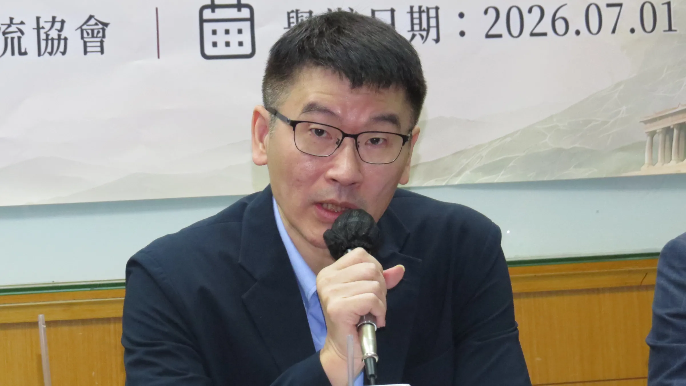 陸委會副主委梁文傑表示，中共《民族團結進步促進法》法律概念模糊，連支持兩岸維持現狀都可能被套上罪名。（楊騰凱攝）