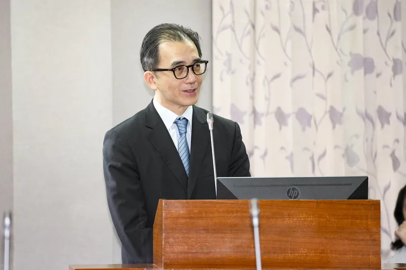 立院司法法制委員會　劉建忻列席備詢 立法院司法及法制委員會1日審查考試院函請審議「公務人員考績法修正草案」，考試院秘書長劉建忻列席備詢。中央社記者鄭清元攝115年7月1日