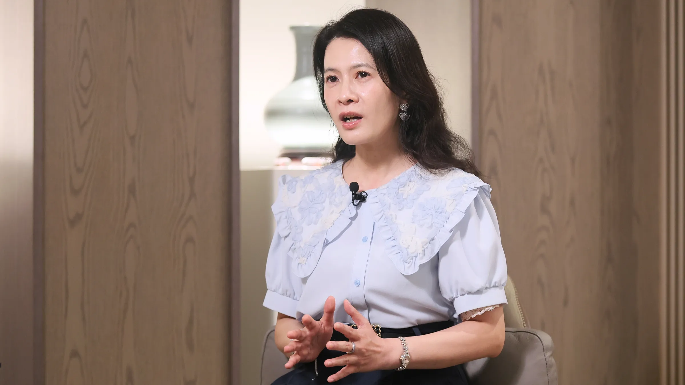 20260701-台灣經濟研究院產經資料庫總監劉佩真（見圖）1日出席路怡珍主持的風傳媒「下班國際線」節目。（柯承惠攝）