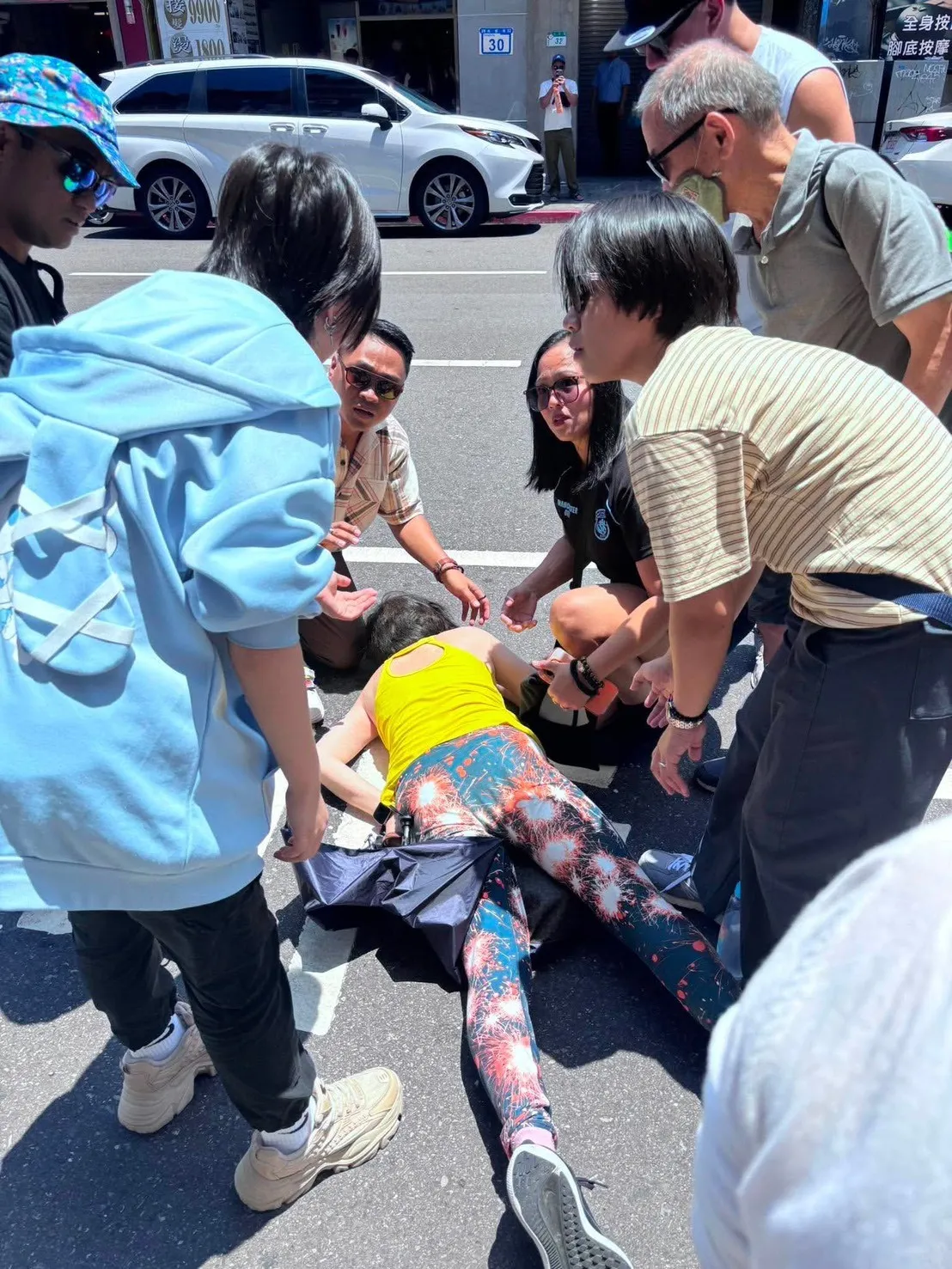 BFP trainees practice casualty assessment during a TECC exercise. (Provided by TAEF)