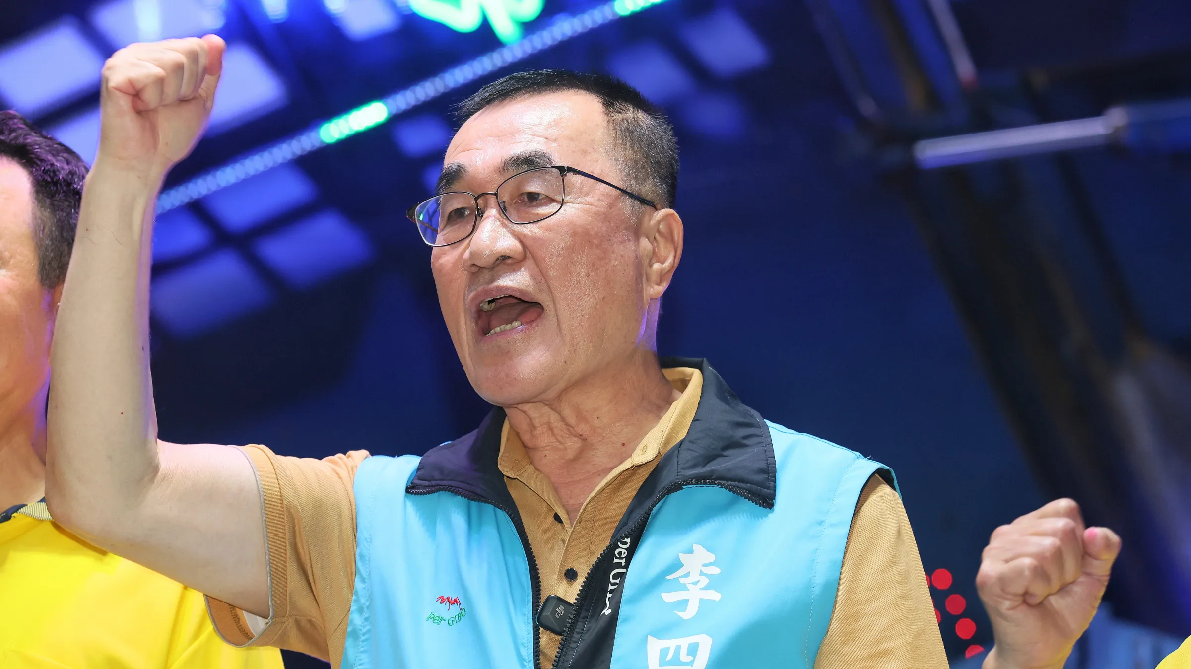 李四川氏が三重区の廟の祭事に出席した様子