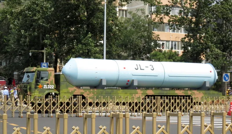 中國巨浪-3型潛射彈道飛彈 中國6日向太平洋海域試射一枚可搭載核彈頭的潛射洲際彈道飛彈，據報導中方事前已通知區域內相關國家。圖為2025年九三閱兵展出的巨浪-3（JL-3）型潛射洲際彈道飛彈。中央社記者陳亦偉攝115年7月6日