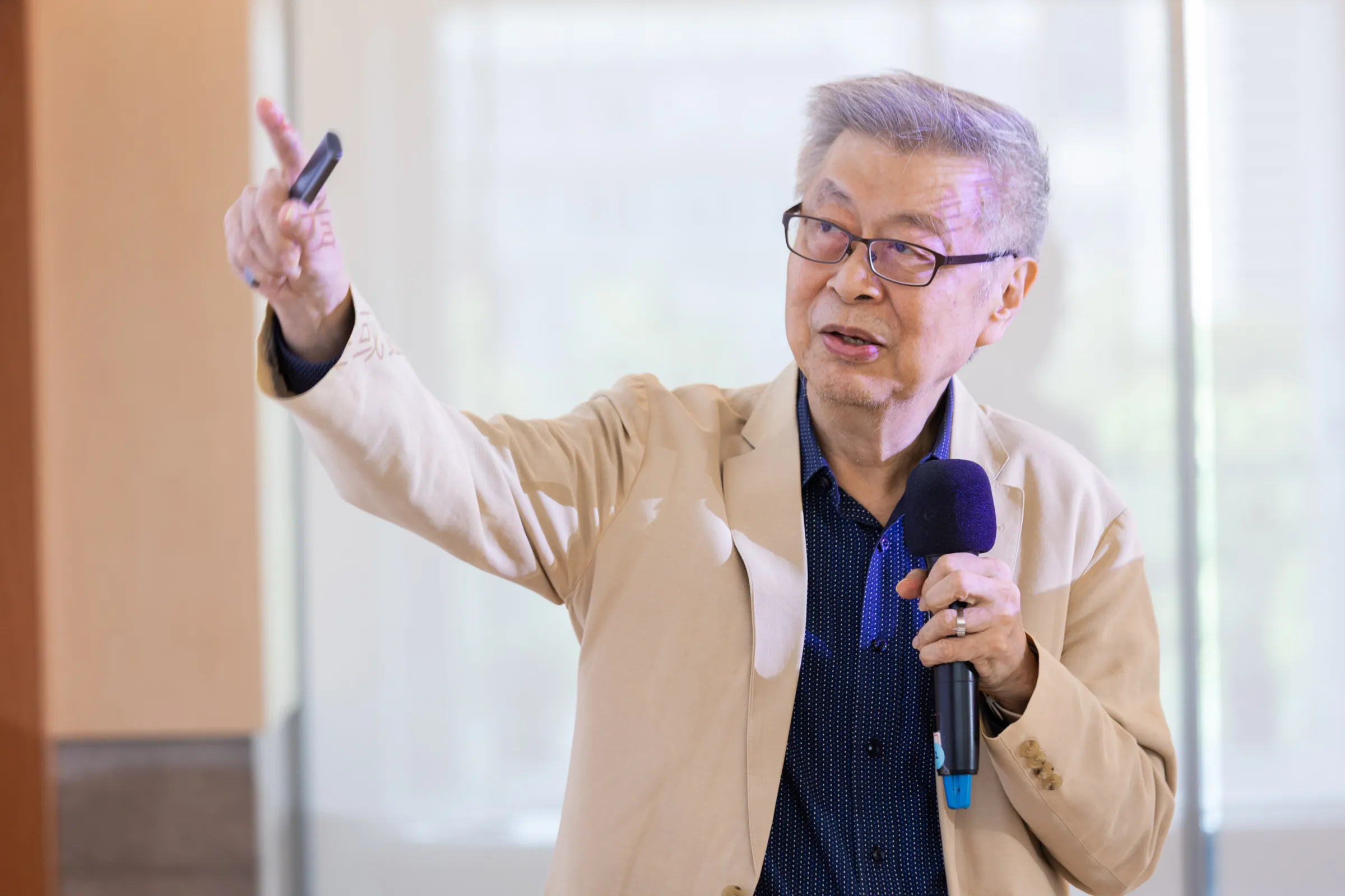 20260704-新世代金融基金會董事長陳冲4日於2026納稅人權益保護論壇演講。（主辦單位提供）