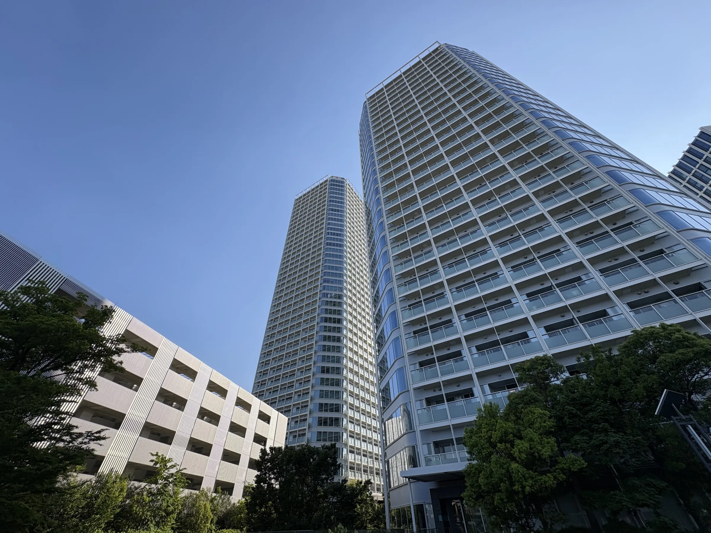 A residential building in Futako-Tamagawa, Tokyo.