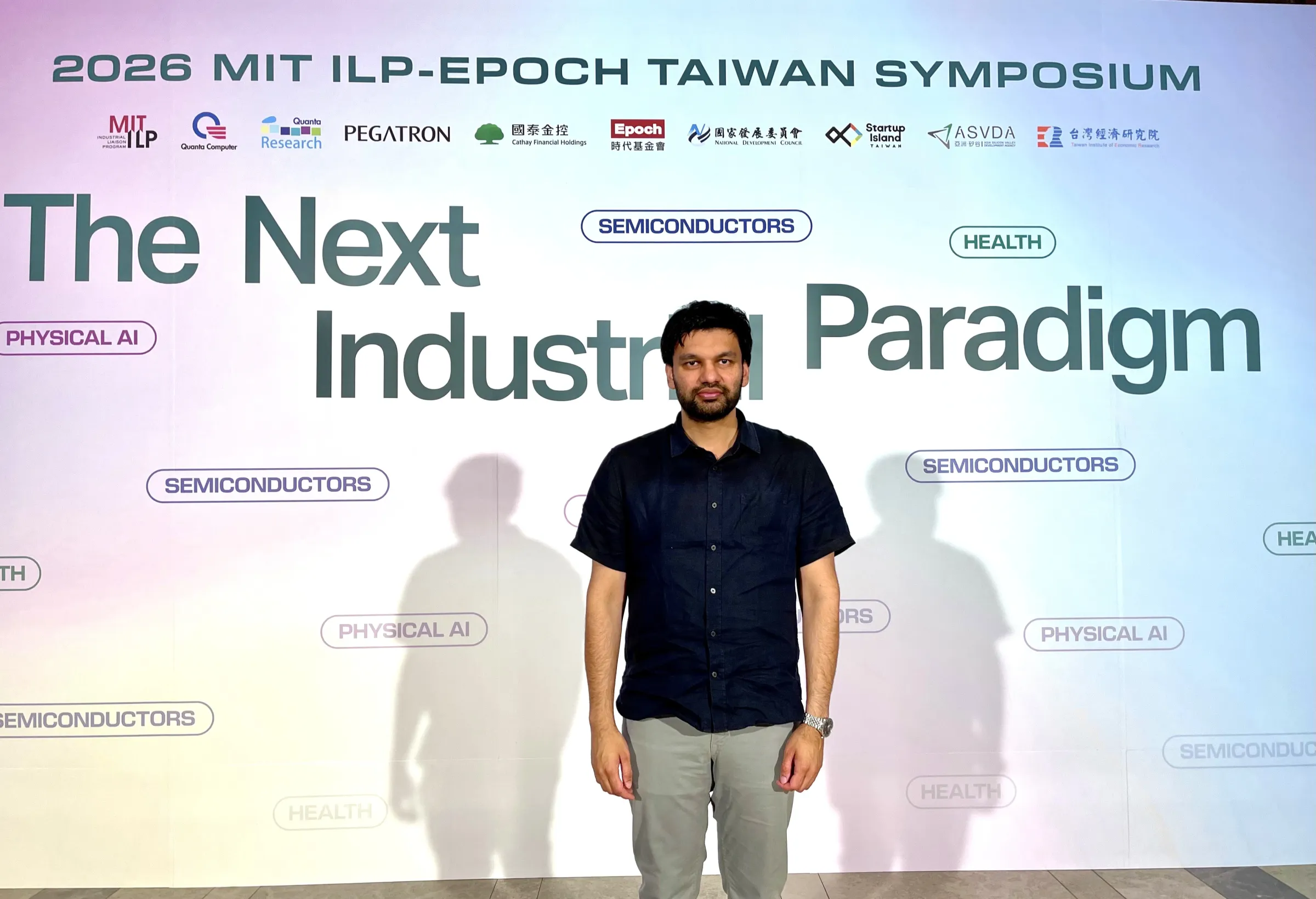 MIT教授Pulkit Agrawal 指，台灣在打造機器人生態系方面扮演關鍵角色。（謝錦芳攝）