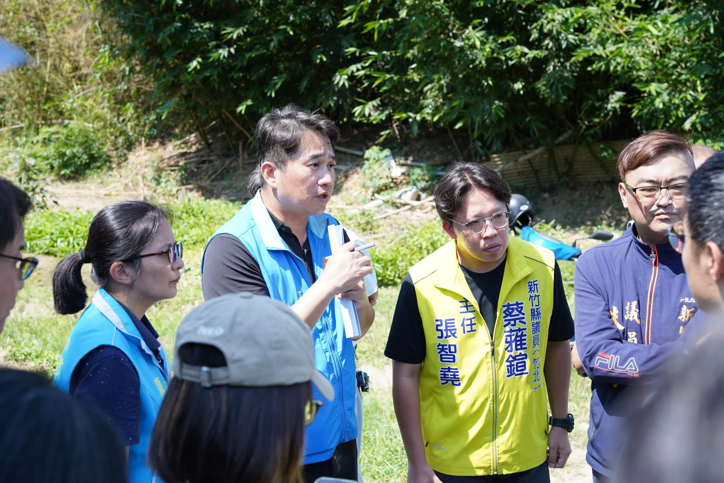 縣府工務處表示，明（9）日將派遣大型機具進行鳳山溪支線緊急清疏作業，移除阻礙水流之雜草及雜木。（圖／新竹縣政府提供）