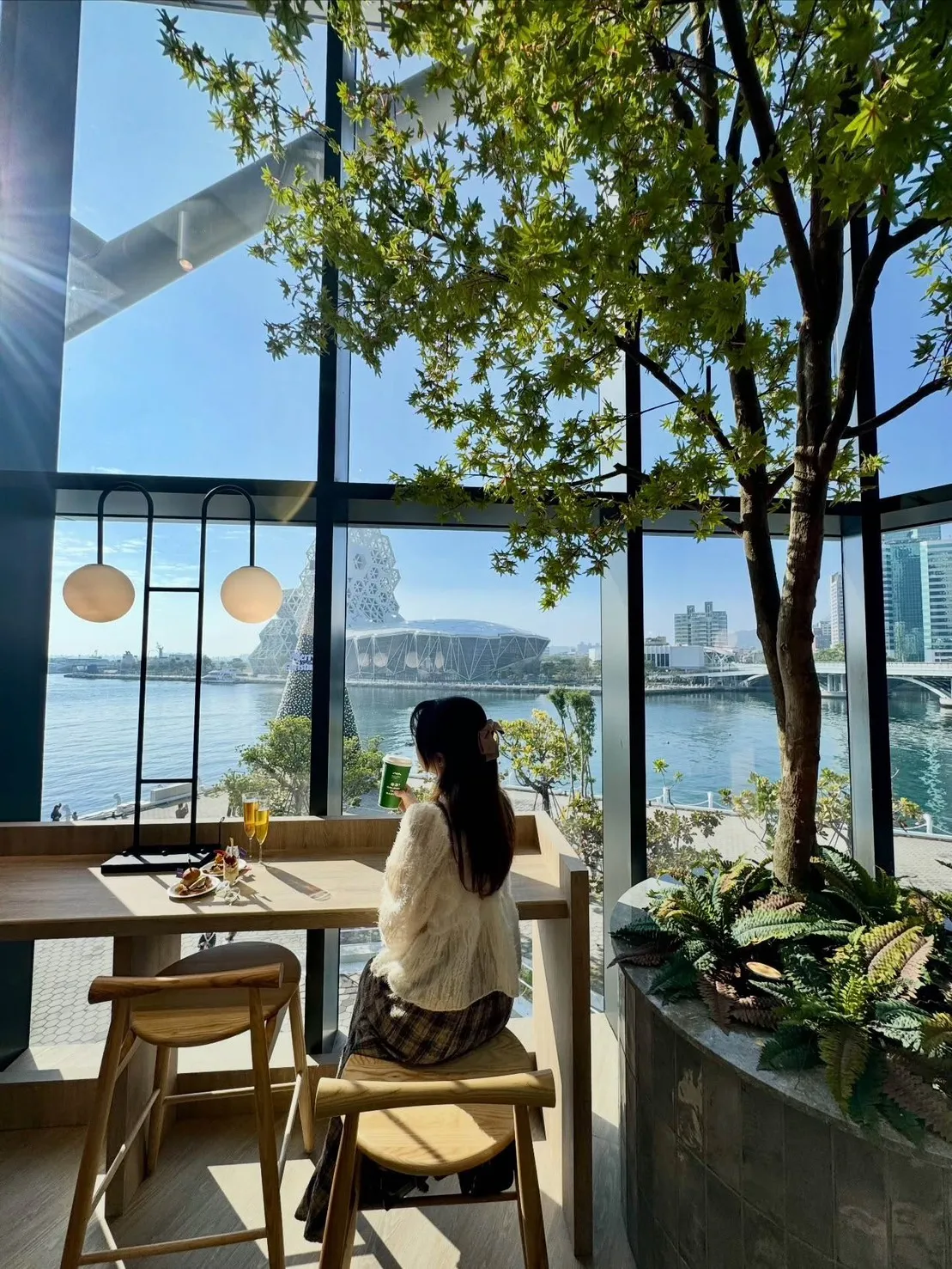 高雄海景咖啡廳推薦：FULA COFFEE 芙拉咖啡。（圖／IG@yiciguo提供）