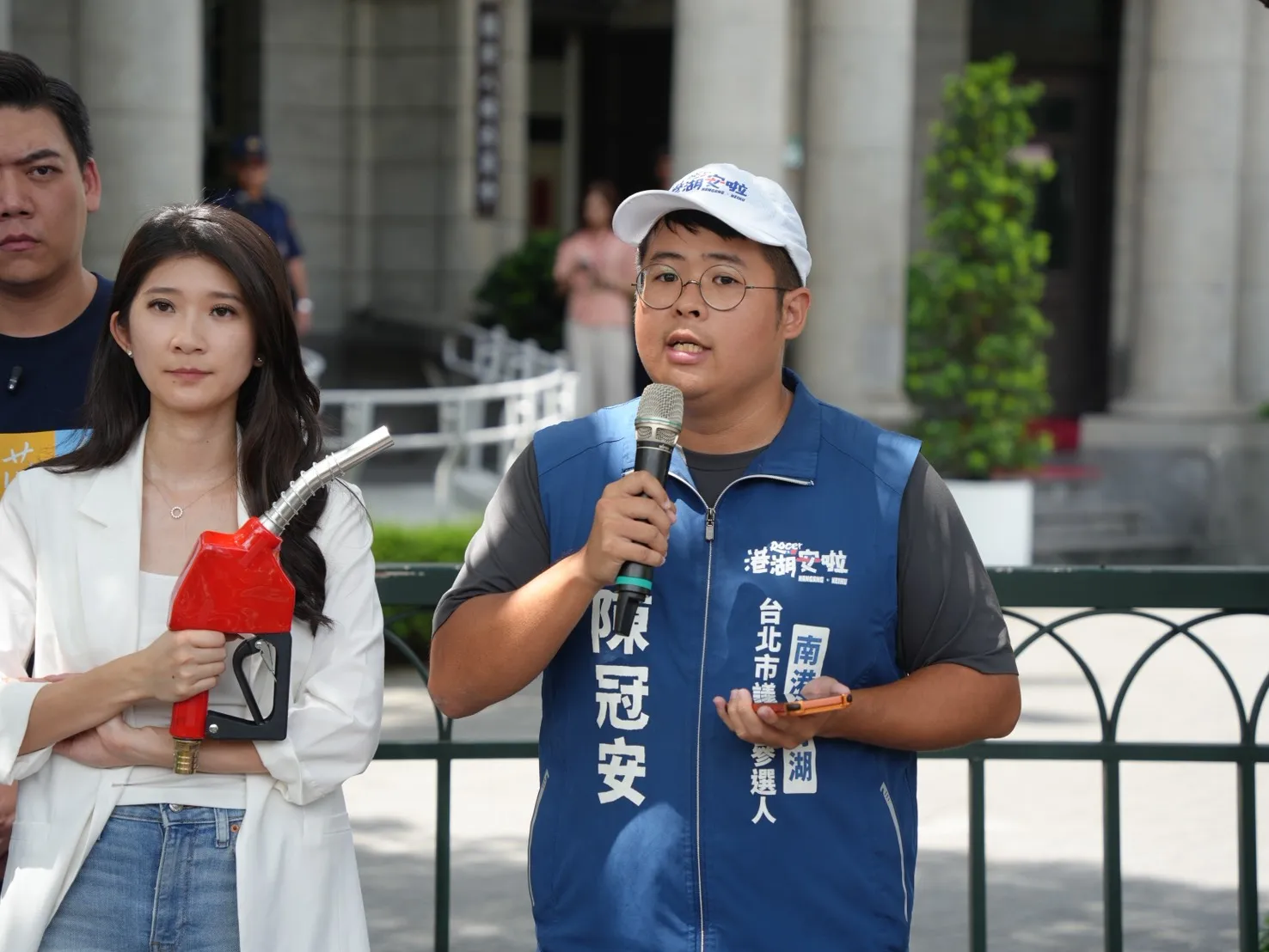 藍營新生代議員與參選人今（14）日到監察院檢舉行政院長卓榮泰、衛福部長石崇良、食藥署長姜至剛違法瀆職。（陳冠安提供）