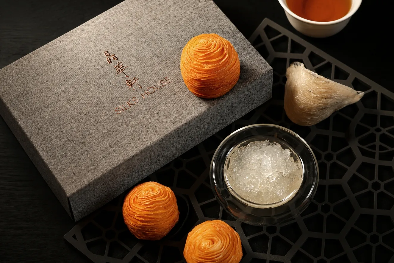 晶華軒燕窩奶皇酥禮盒。(圖/台北晶華酒店)