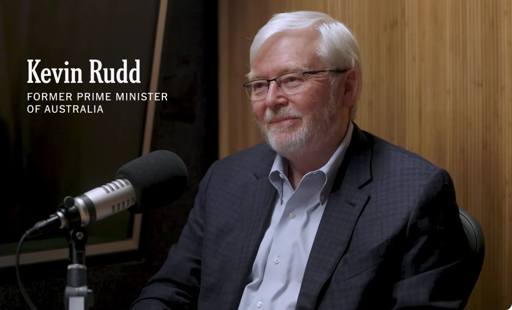澳洲前總理陸克文(Kevin Rudd)本週接受《紐約時報》專欄作家克萊因(Ezra Klein )專訪,談及台灣問題。(擷取自Youtube)
