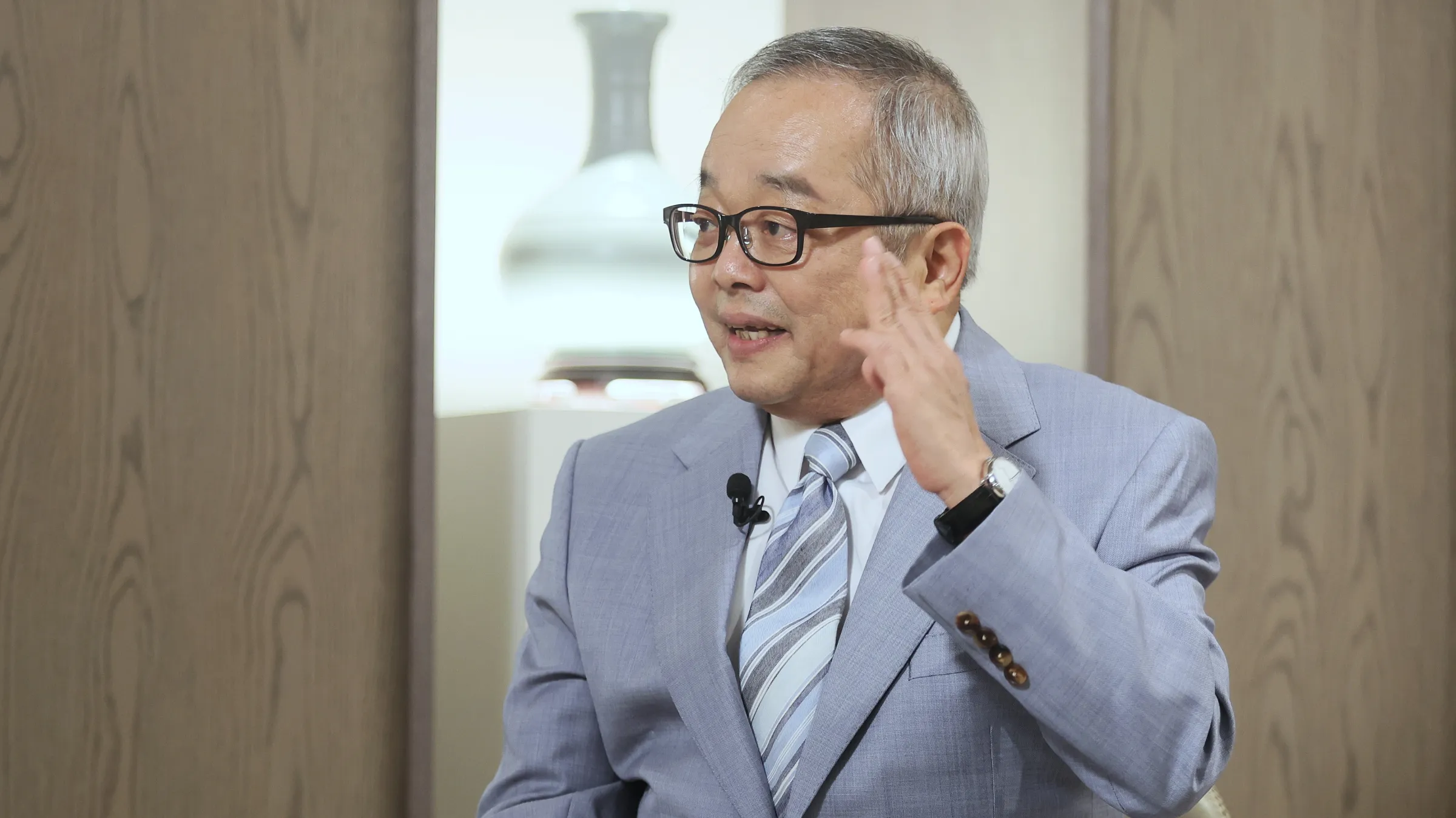 20260715-前行政院副院長施俊吉（見圖）15日出席路怡珍主持的風傳媒「下班國際線」節目。（柯承惠攝）
