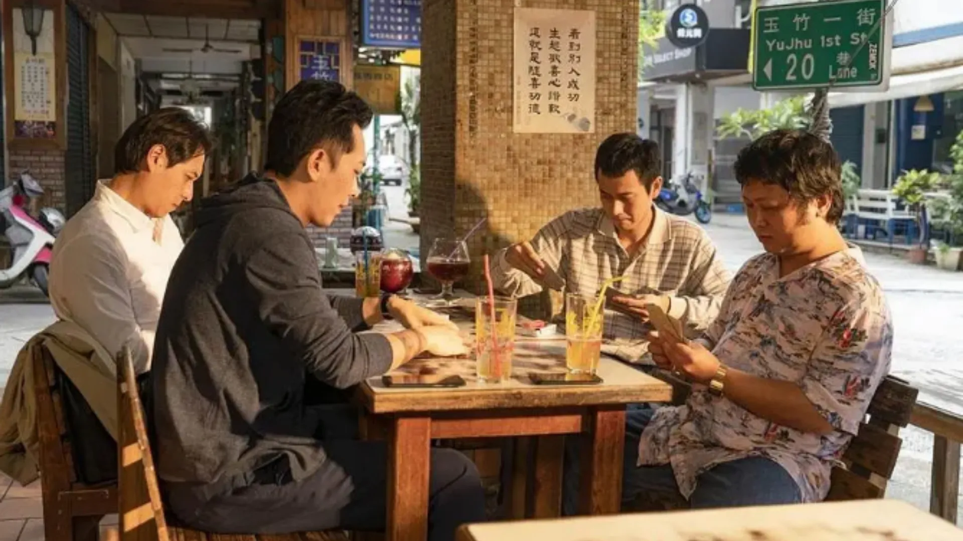 近10年台灣人必看神片第6名：《同學麥娜絲》（圖／取自imdb）