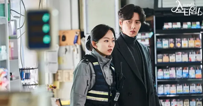 近10年最強靈異韓劇TOP10第8名：朴海鎮、秦基周《現在開始是Showtime！》（圖／取自imdb）