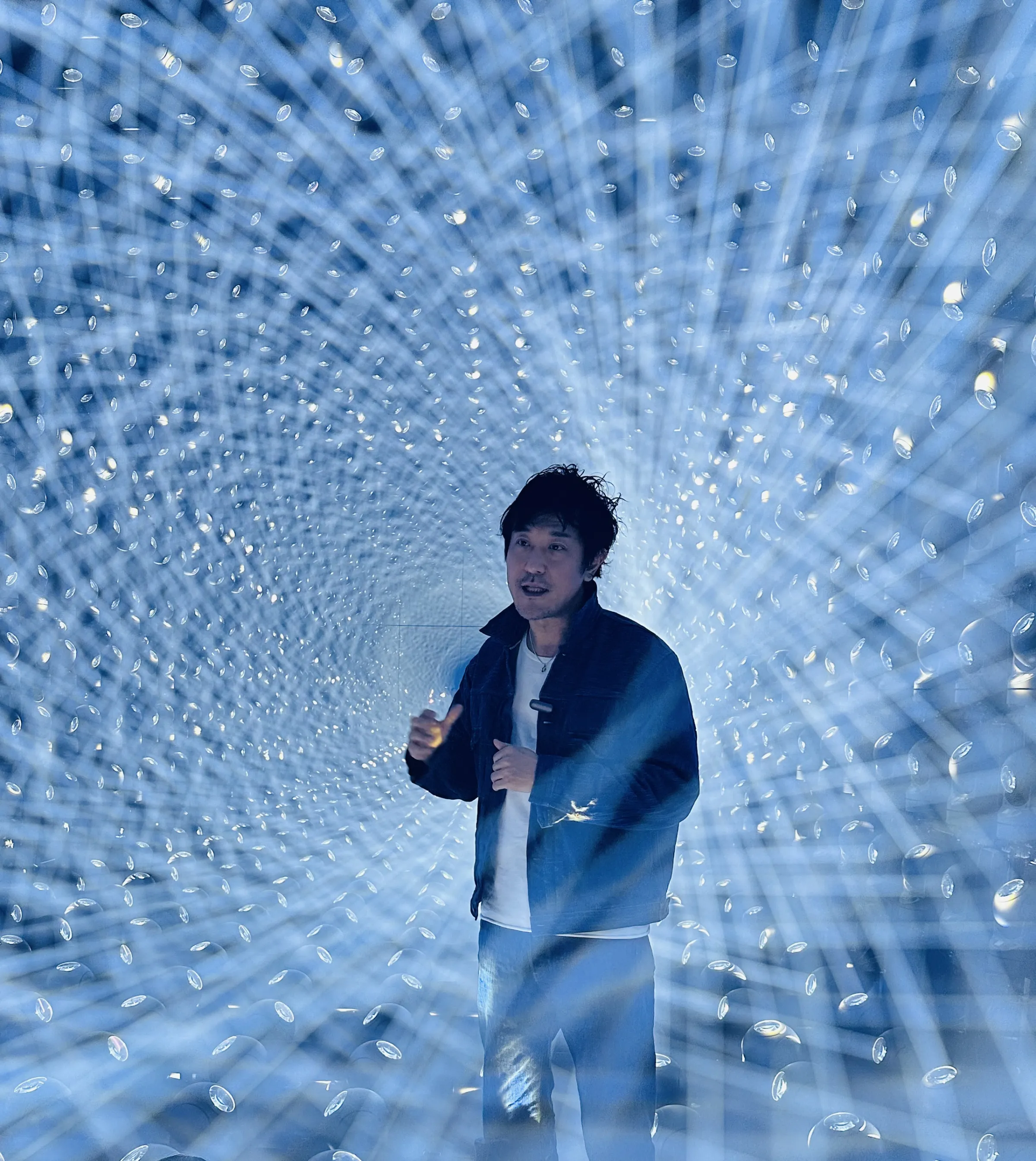 《Tunnel into the Mirror Universe》。黃信維