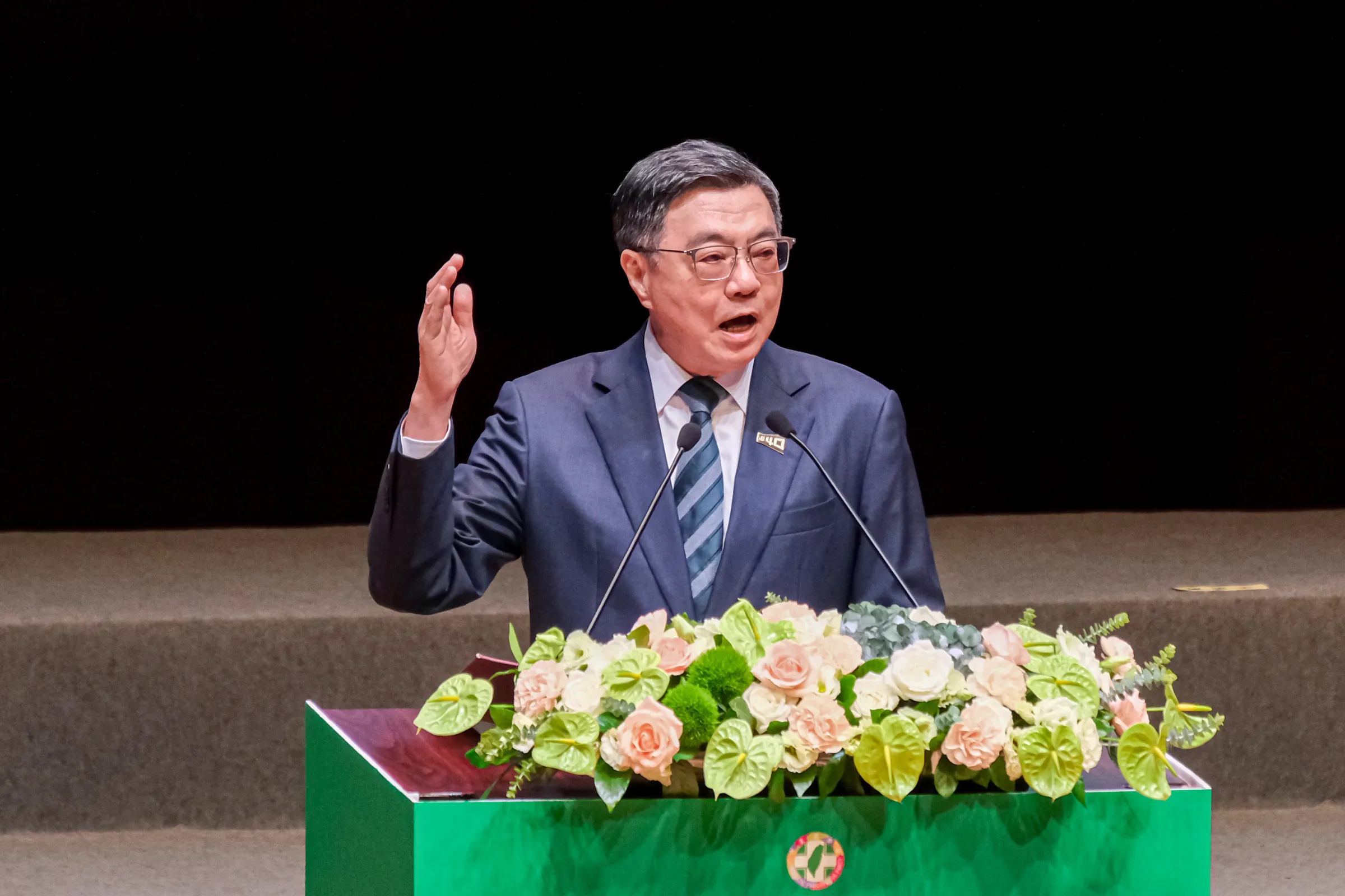 20260719-民進黨全國黨員代表大會19日於台北國際會議中心舉行，圖為行政院長卓榮泰。（劉偉宏攝）